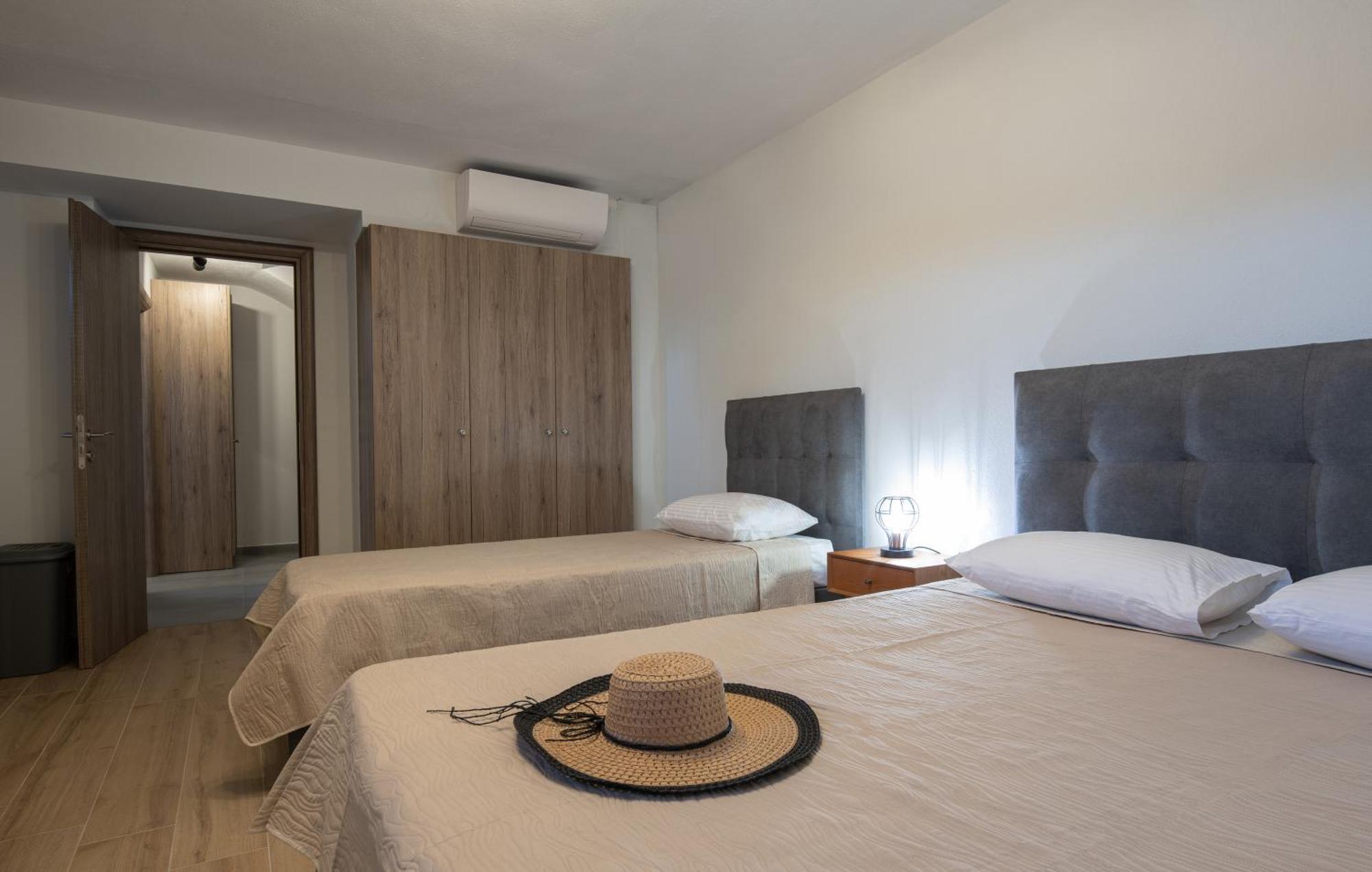 The Black Pearl Villas Kalamítsion Bagian luar foto